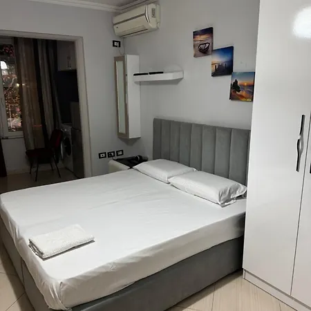 Homestay Central Studios Tirana